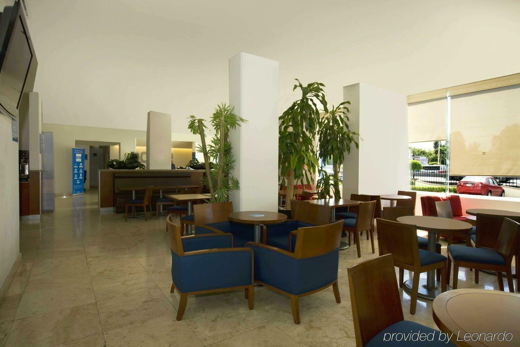 One Queretaro Plaza Galerias Hotel Restaurant billede